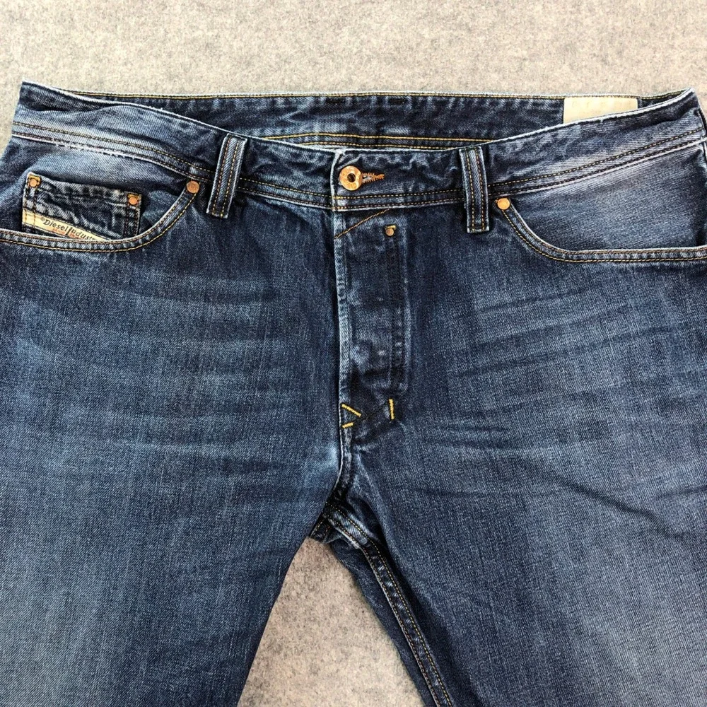 Diesel Mens Jeans Size 38x30 Straight Leg Button Fly Blue Medium Wash Denim